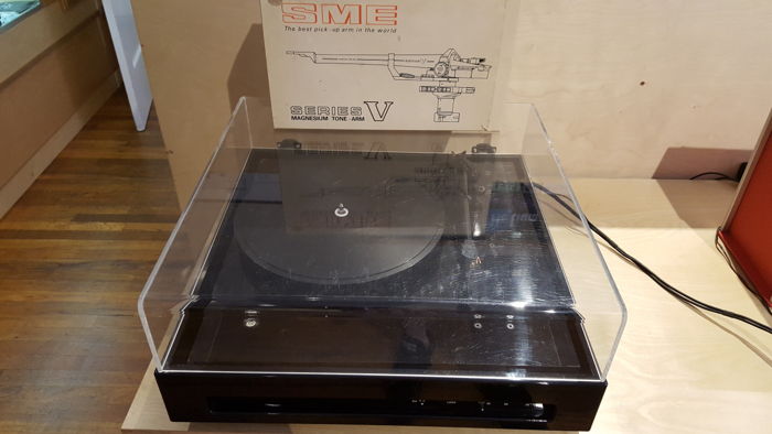 Goldmund Studio Turntable w/SME V Tonearm