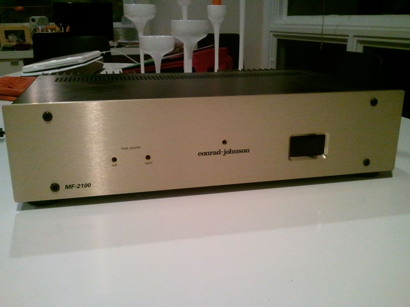 Conrad Johnson MF-2100 Amplifier