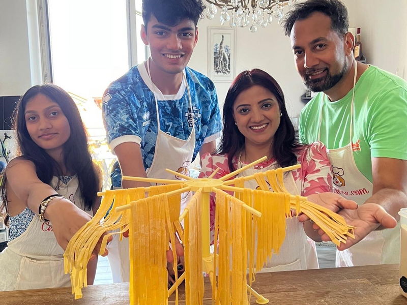 Tours enogastronómicos Baveno: Visita al mercado y curso de cocina sobre la pasta y el tiramisú. 