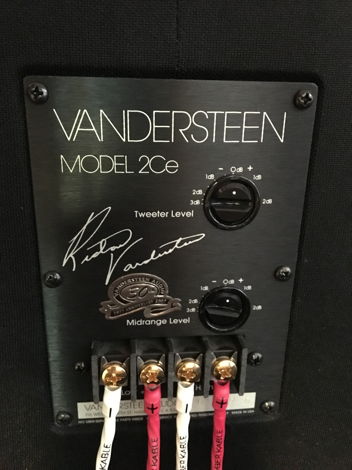 Vandersteen 2ce Signature II Loudspeakers Oak w/Sound A...