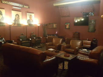 Middle lounge