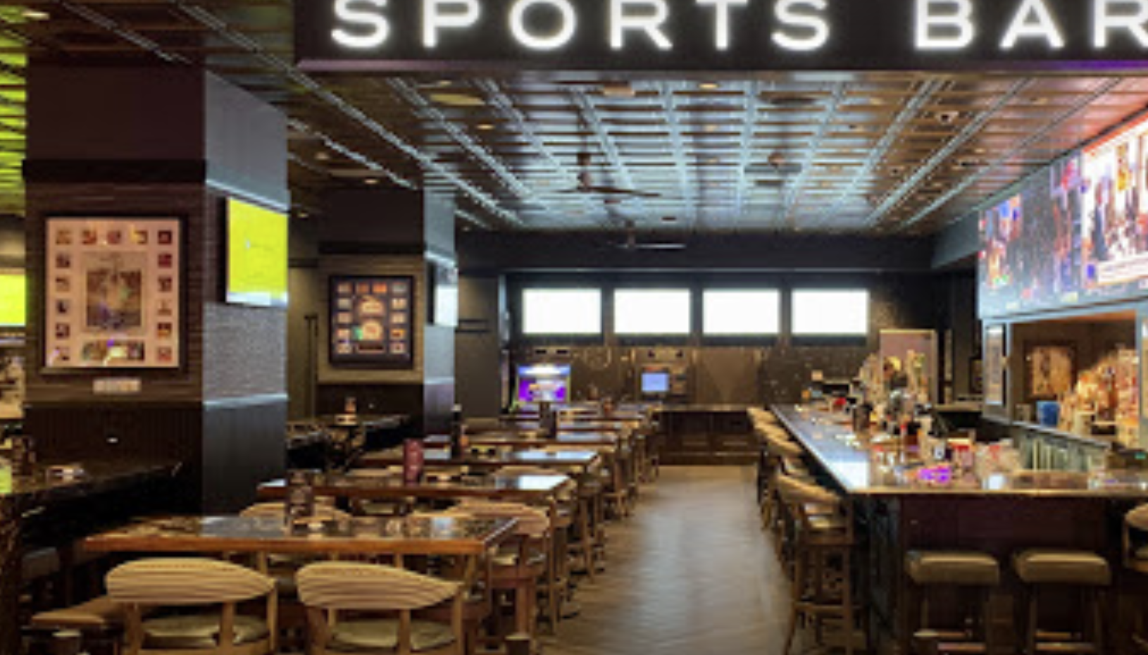 Golden Circle Sportsbook & Bar at Treasure Island Photos, Reviews and