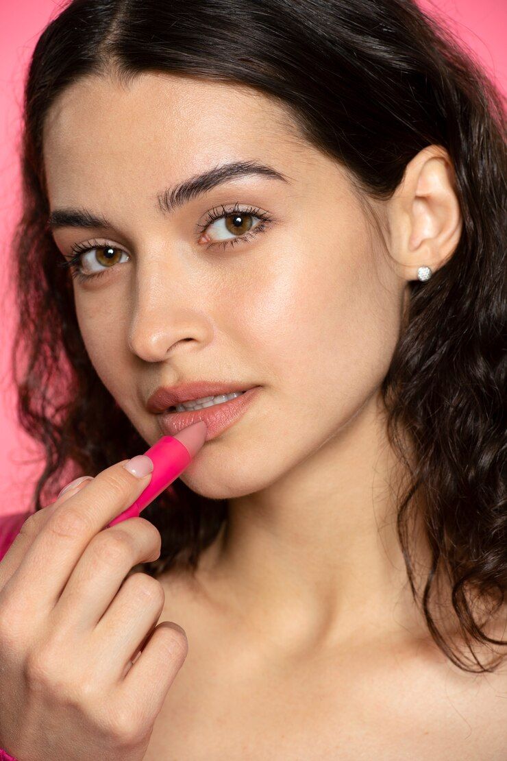 When selecting the right lip balm, several factors should be taken into consideration to ensure an optimal choice for your lip care needs. These factors include: