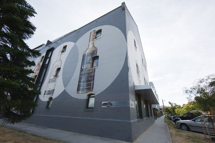 Spacious Top Floor Residence inc. Dazzling City and part Water Views- Port Melbourne - Image 17