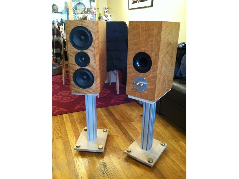 Clearwave Loudspeakers Minuet S52 Curly Cherry MTM mint