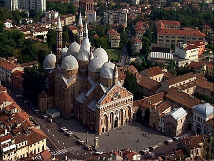  Padova
- basilica-di-sant'antonio-padova-visions-of-italy--northern-style-pg