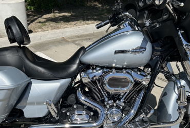 2023 HARLEY-DAVIDSON STREET GLIDE SPECIAL motorcycle for rent near McKinney, TX