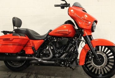 2017 HARLEY-DAVIDSON FLHXS STREET GLIDE SPECIAL (COLOR OPTION) motorcycle for rent near Thornton, CO