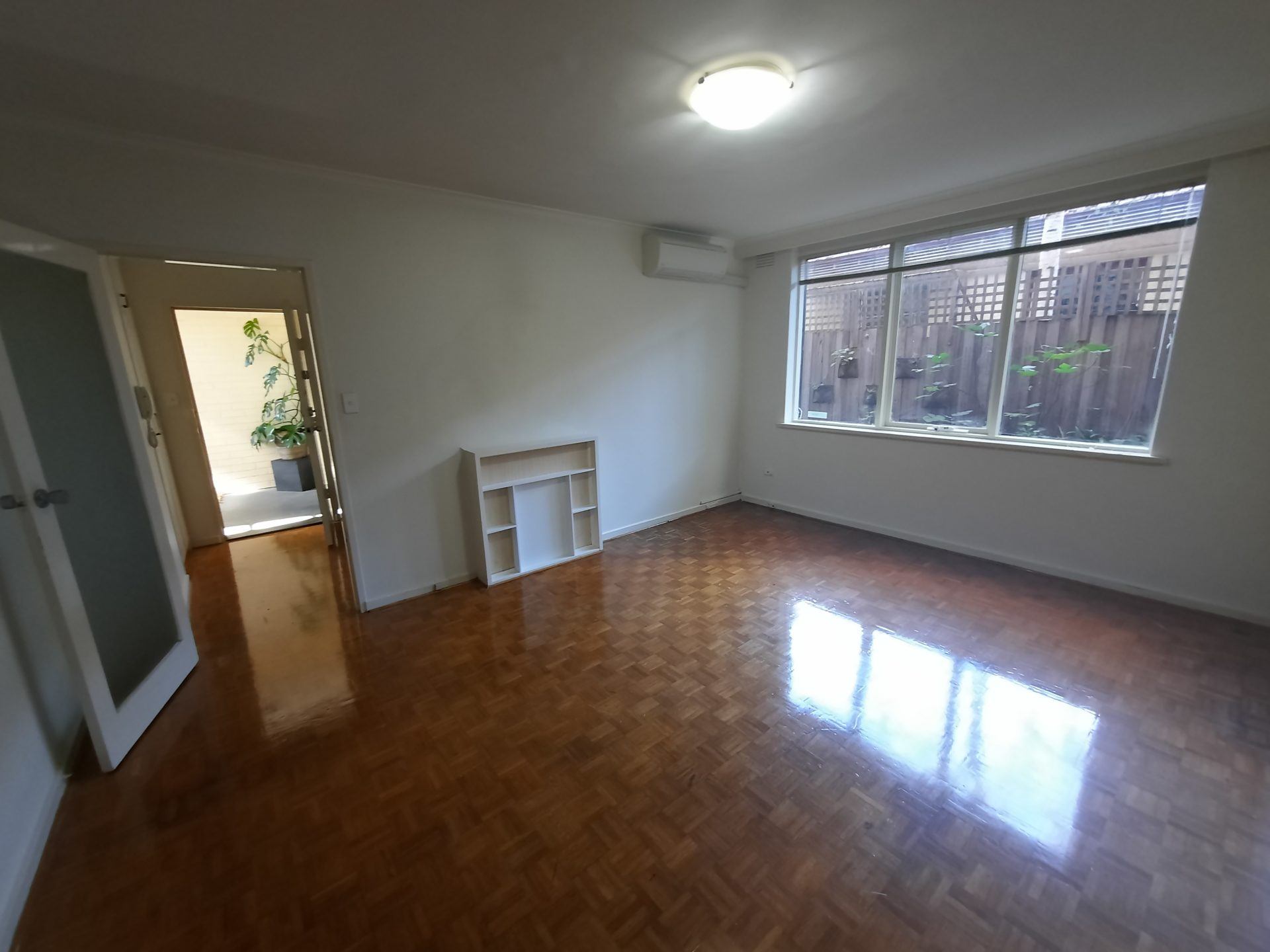 FOR LEASE: ST KILDA FRINGE- Elwood - Image 4