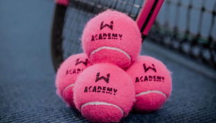 tennis academy wiesbaden tennisschläger bälle