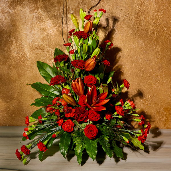 Traditionally Red_flowers_delivery_interflora_nz