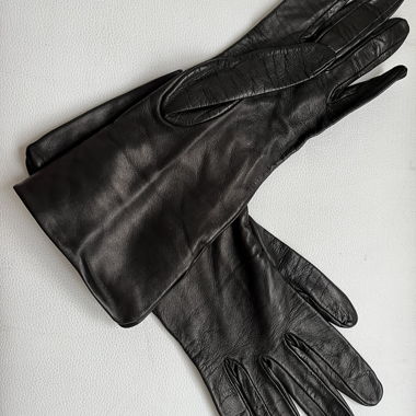 Leather gloves 