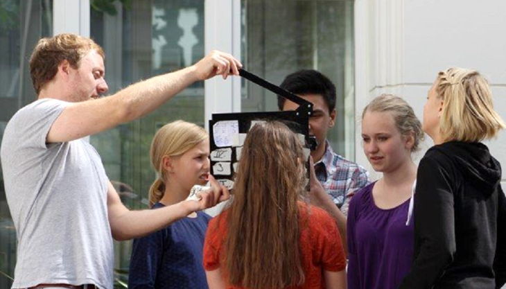 actin center cut scene