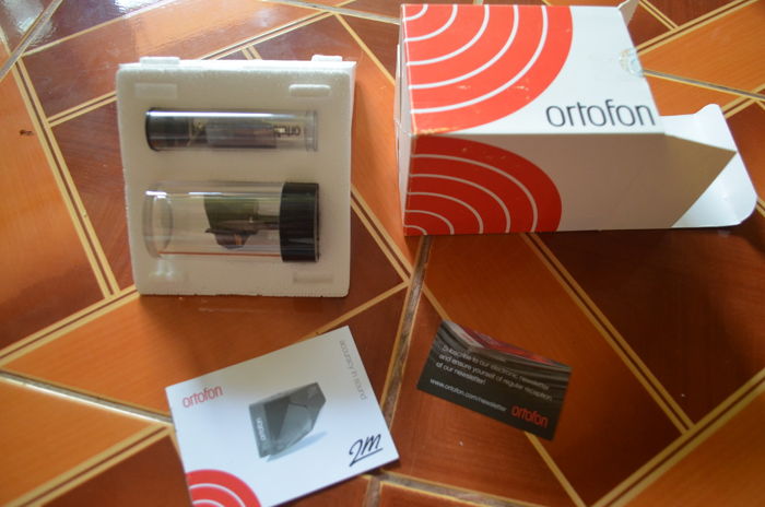 Ortofon 2m Black cartridge  with box