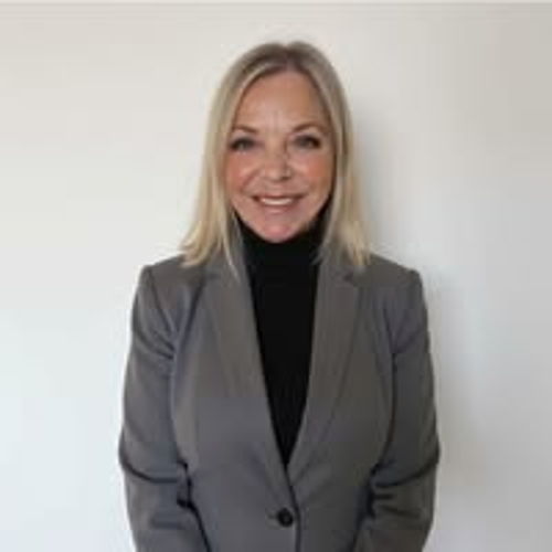 Jan  Mackenzie
