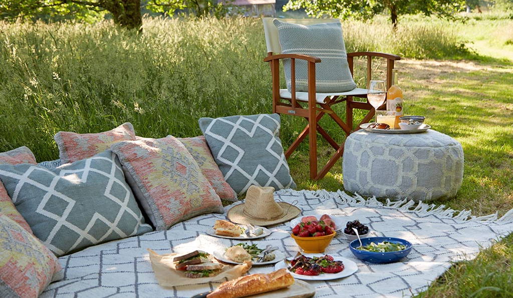 outdoor boho picnic