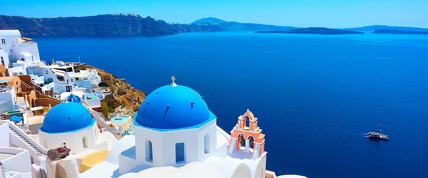  Athen
- Santorin zum Beispiel ist eine der bekanntesten Inseln und ausserdem auch einer der beliebtesten Immobilienstandorte der Kykladen.