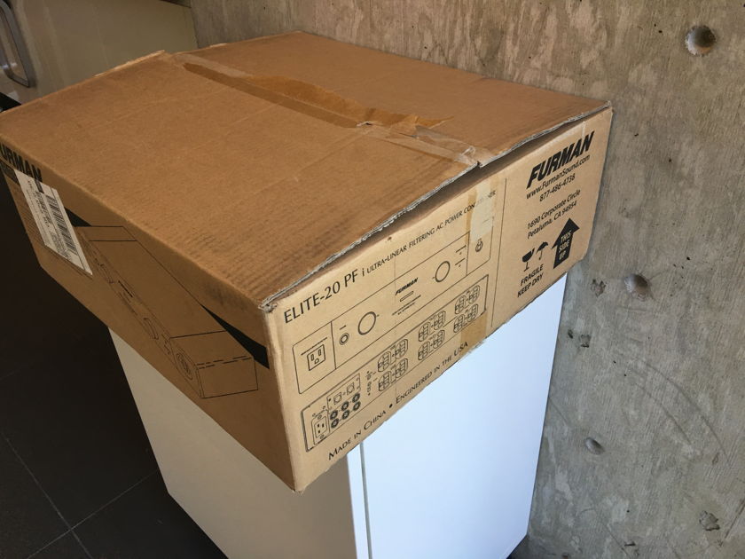 Furman Sound Elite-20PFi Power Conditioner with all accessories