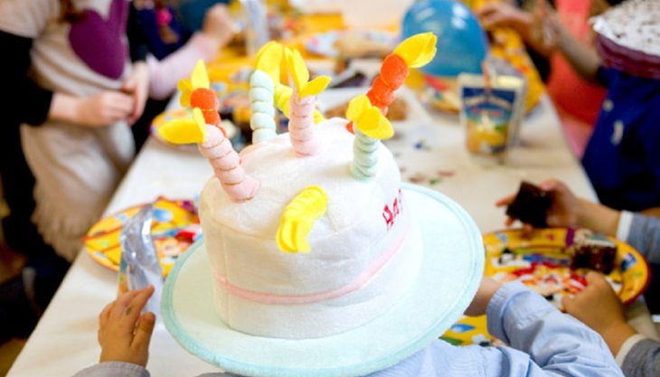 bester geburtstagde ene mene kiste mottopartyy gbeurtstagstisch