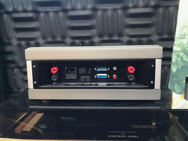 Quad 909 Stereo Amplifier
