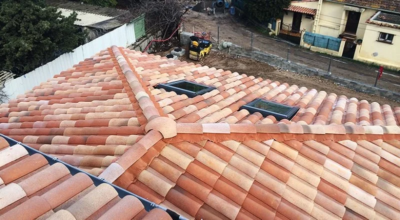 Couverture en tuiles romanes sur charpente traditionnelle à Cannes-la-Bocca — photo 9 sur 9 — CEG TOITURE