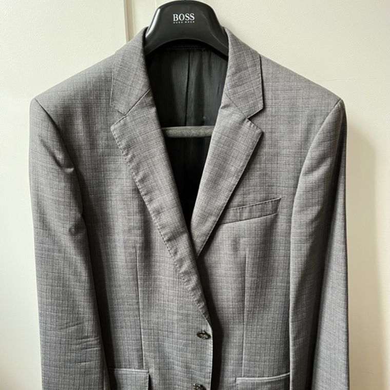 Schöner Anzug der Marke Hugo Boss in grau! 