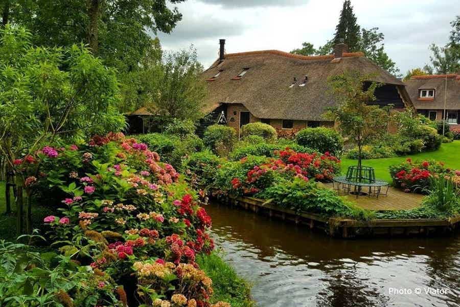 Giethoorn Guided Day Trip from Amsterdam with Boat Cruise - photo 5
