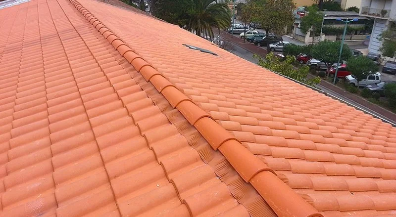 Couverture en tuiles romanes sur charpente traditionnelle neuve à Menton — photo 2 sur 9 — CEG TOITURE