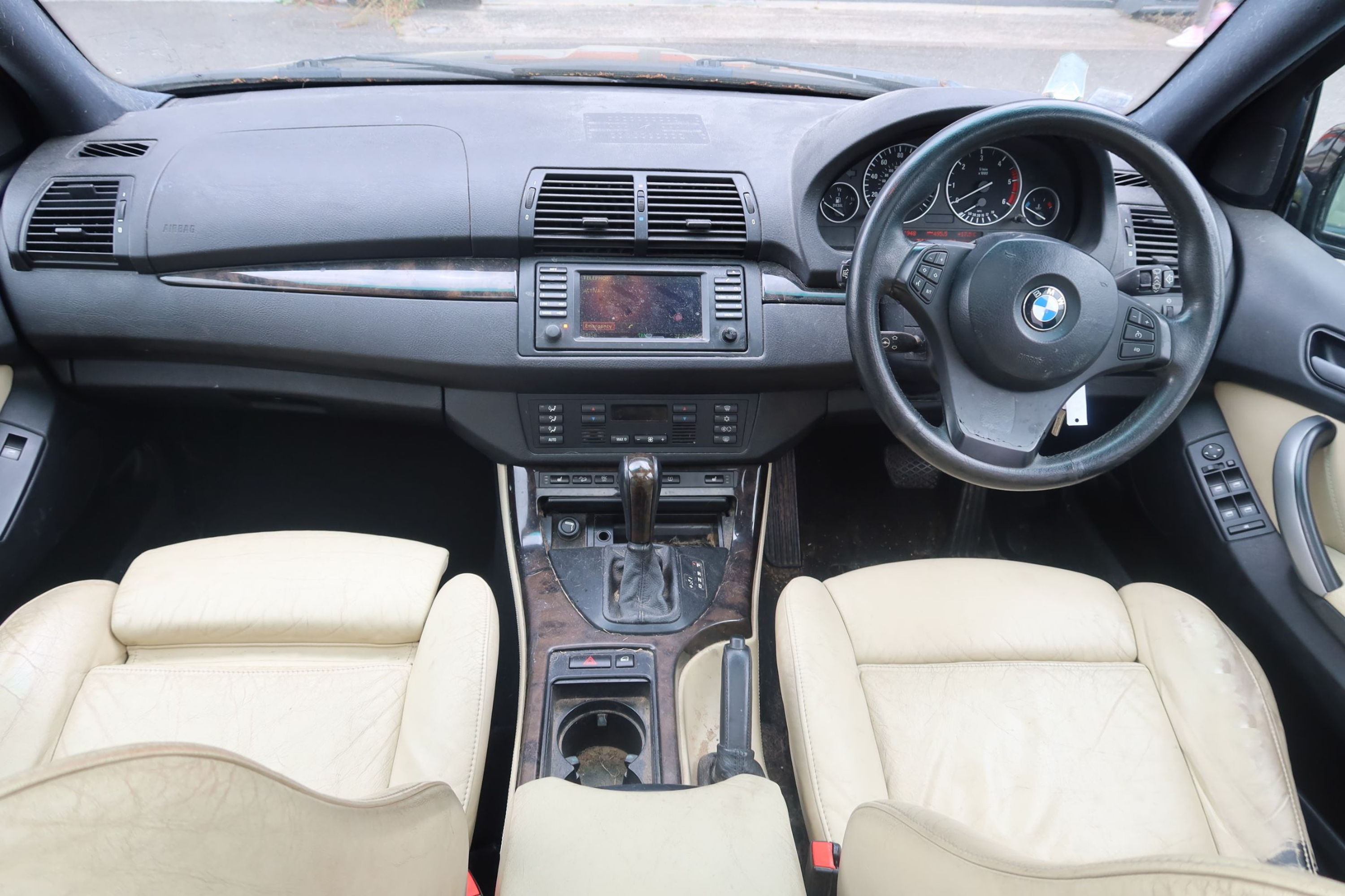 Photo représentant BMW X5 - 3.0D 218 ch BVA VOLANT A DROITE