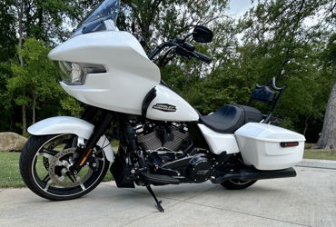 2024 HARLEY-DAVIDSON ROAD GLIDE motorcycle for rent near Lewisville, TX