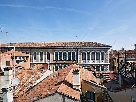  Padova
- E&V vende l'appartamento della scrittrice Donna Leon