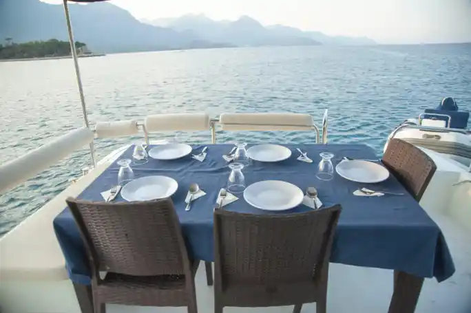 VIP yacht rental in Kemer: transfer and lunch included