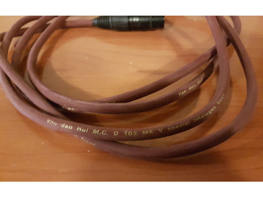 Van den Hul  MC. D-102-MK V. Balanced Interconnect Cables. XLR. 1 Meter.