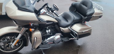 2018 HARLEY-DAVIDSON FLTRU ROAD GLIDE ULTRA motorcycle for rent near Pardeeville, WI