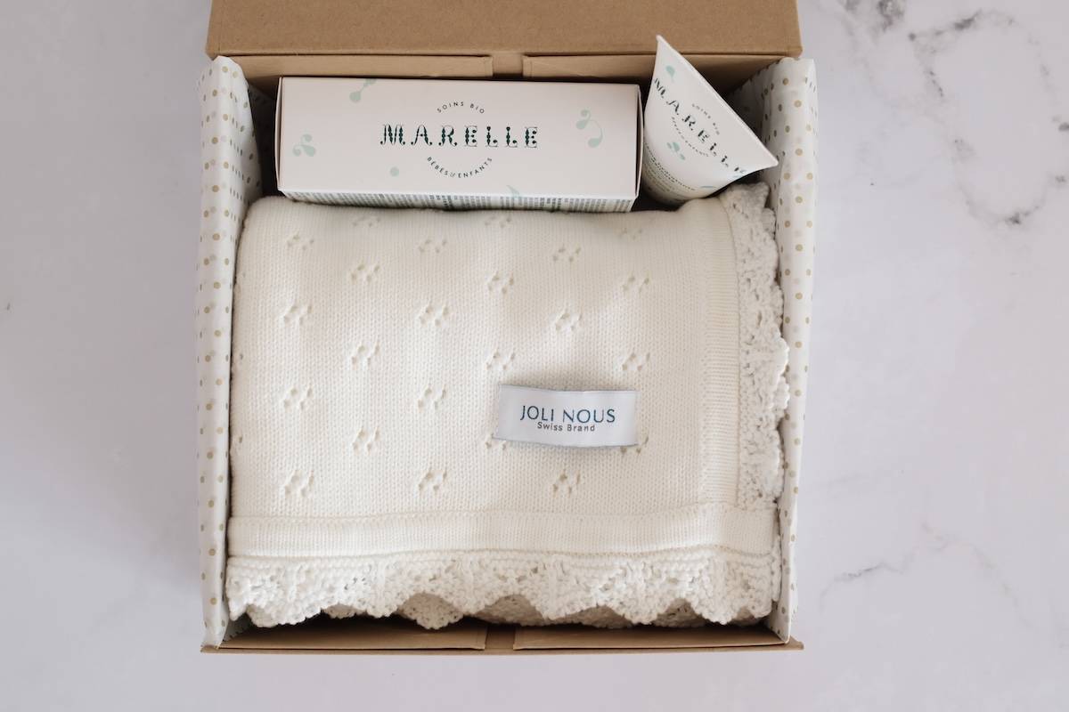 coffret box naissance cadeau doux confortable collaboration excellence marque suisse joli nous marelle swiss made swiss brand premium excellence qualité bébé nouveau né babyshower