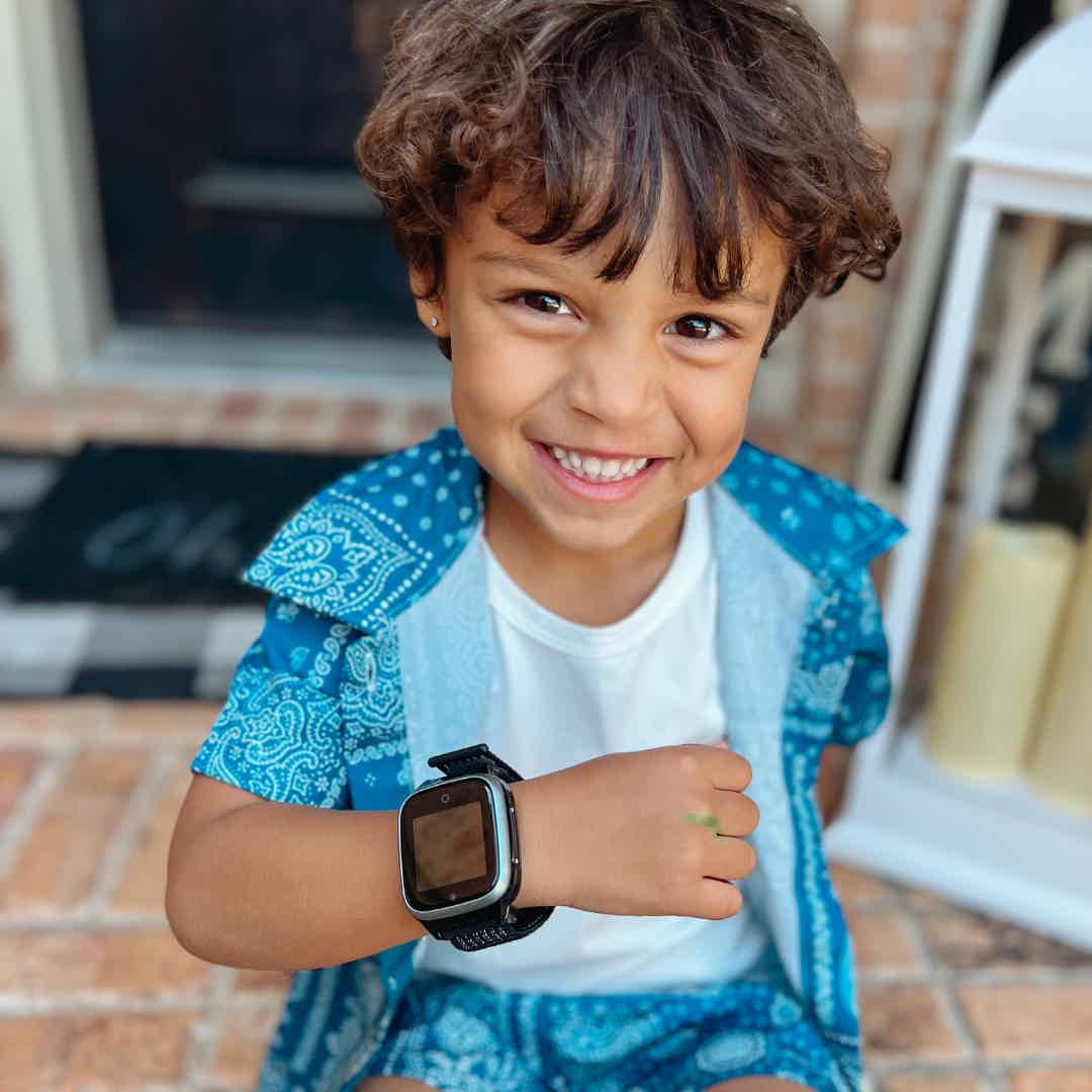 JrTrack Cosmo - Reloj inteligente 3 para niños | Teléfono celular seguro y  reloj rastreador GPS | Llamadas y mensajes de texto | Tarjeta SIM incluida