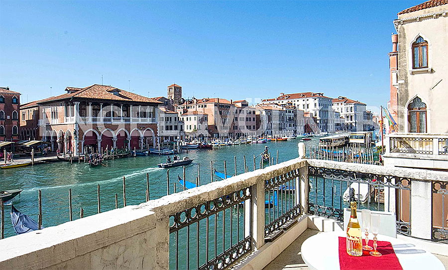  Venezia
- Terrazza sul Canal Grande