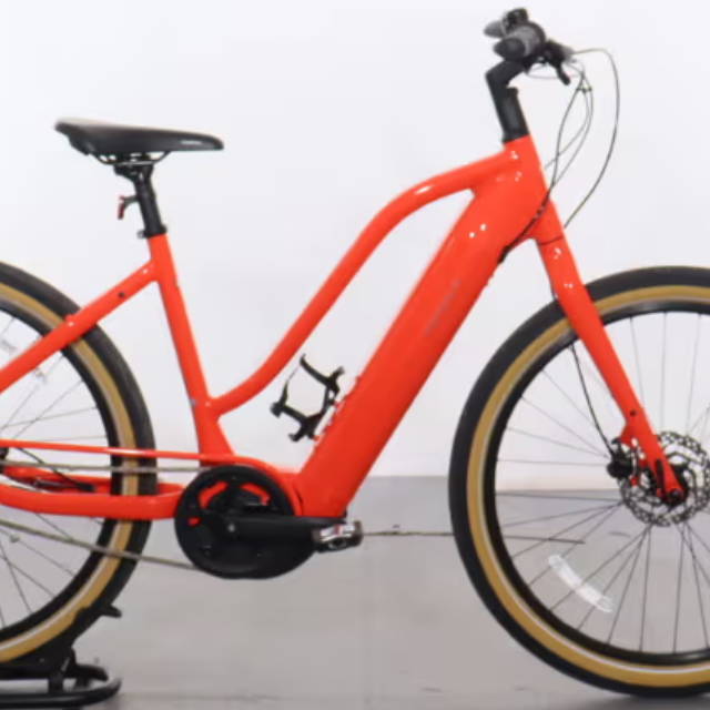 a Momentum Transcend E+ electric city bike