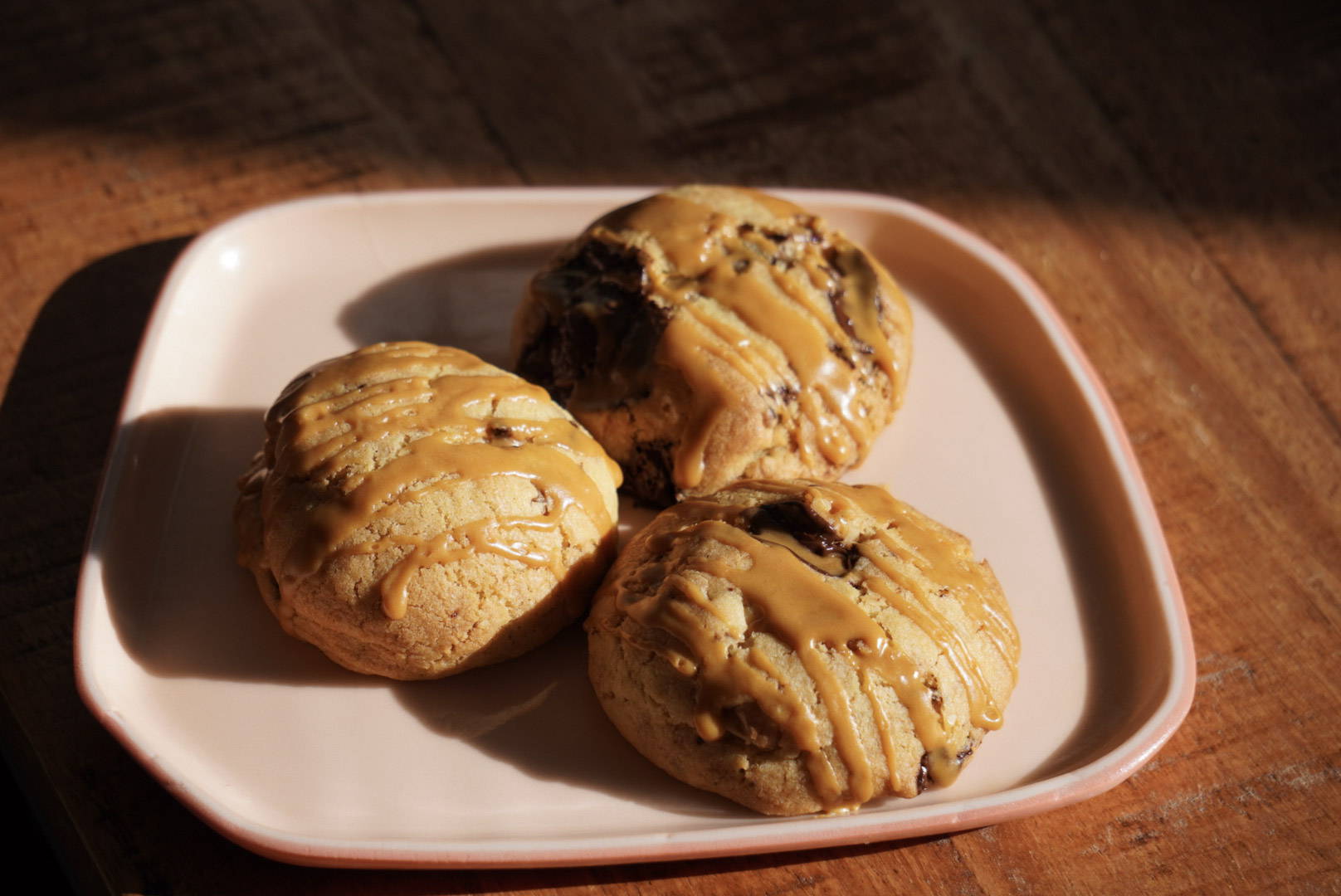 Reusing stale coffee beans by making a coffee glaze