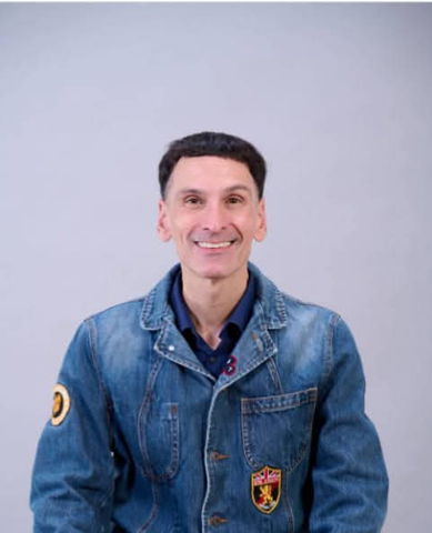 Llewis  Busignani 