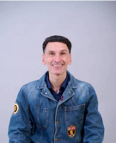 Llewis  Busignani 