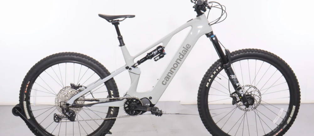 a Cannondale Mottera SL 2 full suspension electric mountin bike with a Shimano EP801 motor
