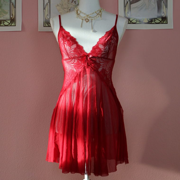 Red Tulle Lace Babydoll (Vintage - S/M)