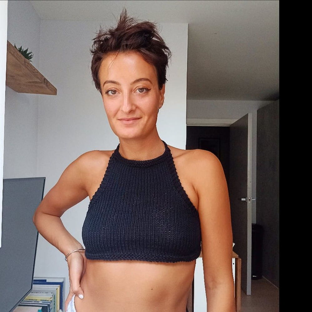 Knitting pattern: Super cropped halter top