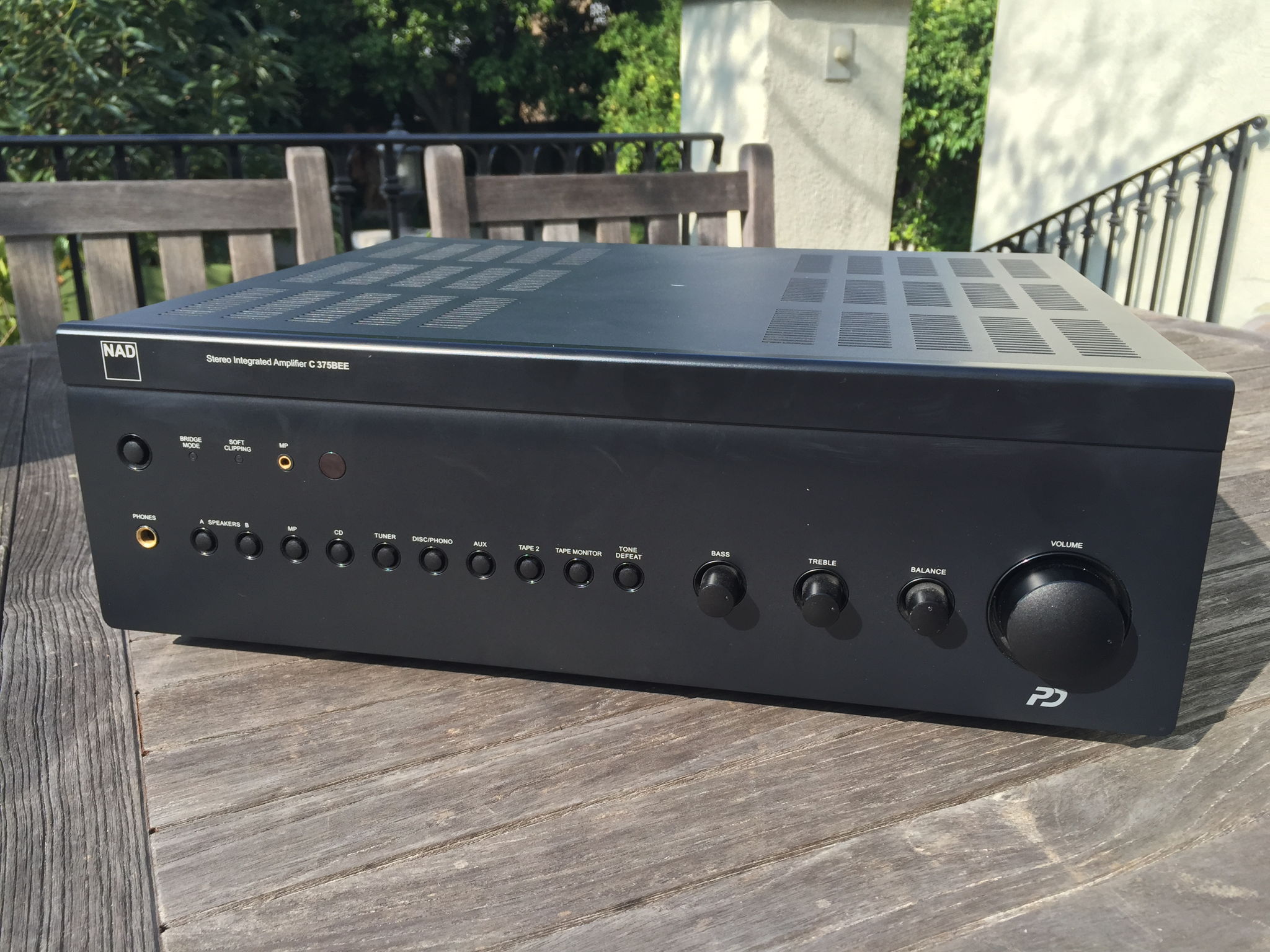 NAD C 375BEE integrated amp 4
