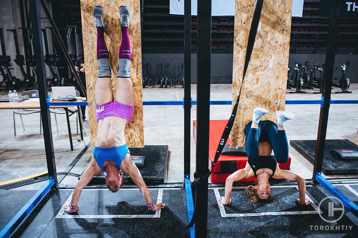 Handstands Women