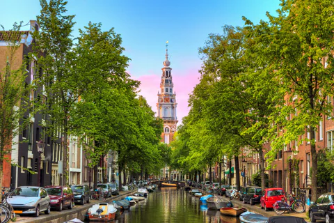 Amsterdam Evening Canal Cruise with Live Guide and Onboard Bar