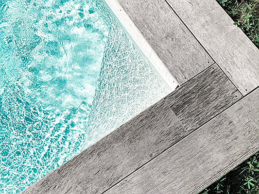  Vilamoura / Algarve
- ¿Está pensando en una piscina en su propio jardín? Hemos reunido información y datos sobre las piscinas elevadas para usted. Lea más en la nueva entrada del blog.