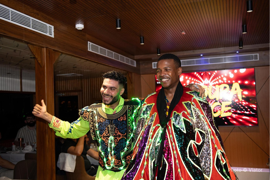 Dubai Marina Luxury Dinner Cruise, Live Shows, & Open Bar - photo 3