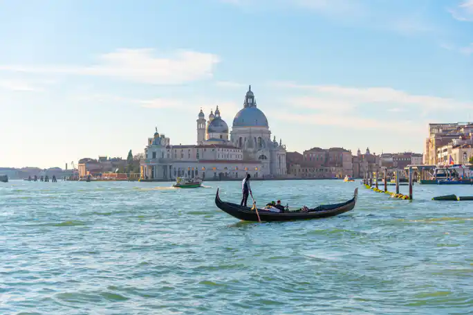 Private 30-Minute Gondola Ride with Live Guide